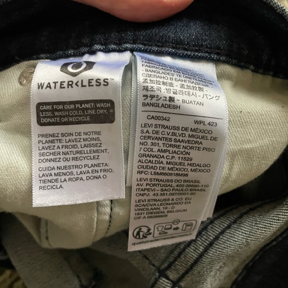 Levi’s Like New High Waisted Jeans!!! - Picture 4 of 5